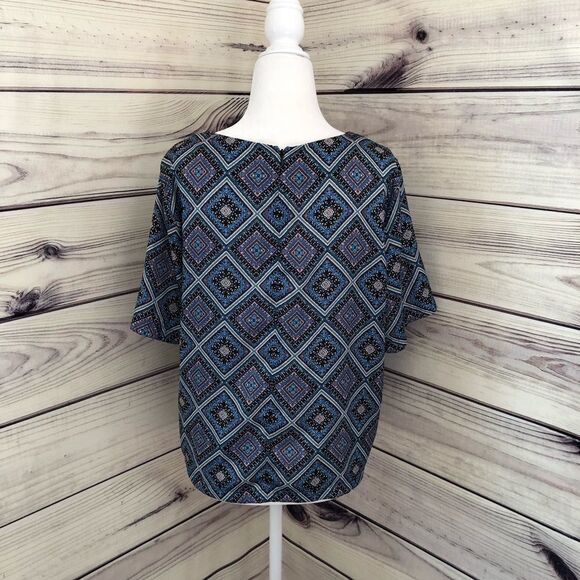 Forever 21 Blue & Black Diamond Patterned Short Sleeve Top - Picture 4 of 6